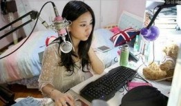 娱乐主播吃瓜直播边写字边讲,娱乐主播边写字边讲，趣味横生演绎直播新玩法